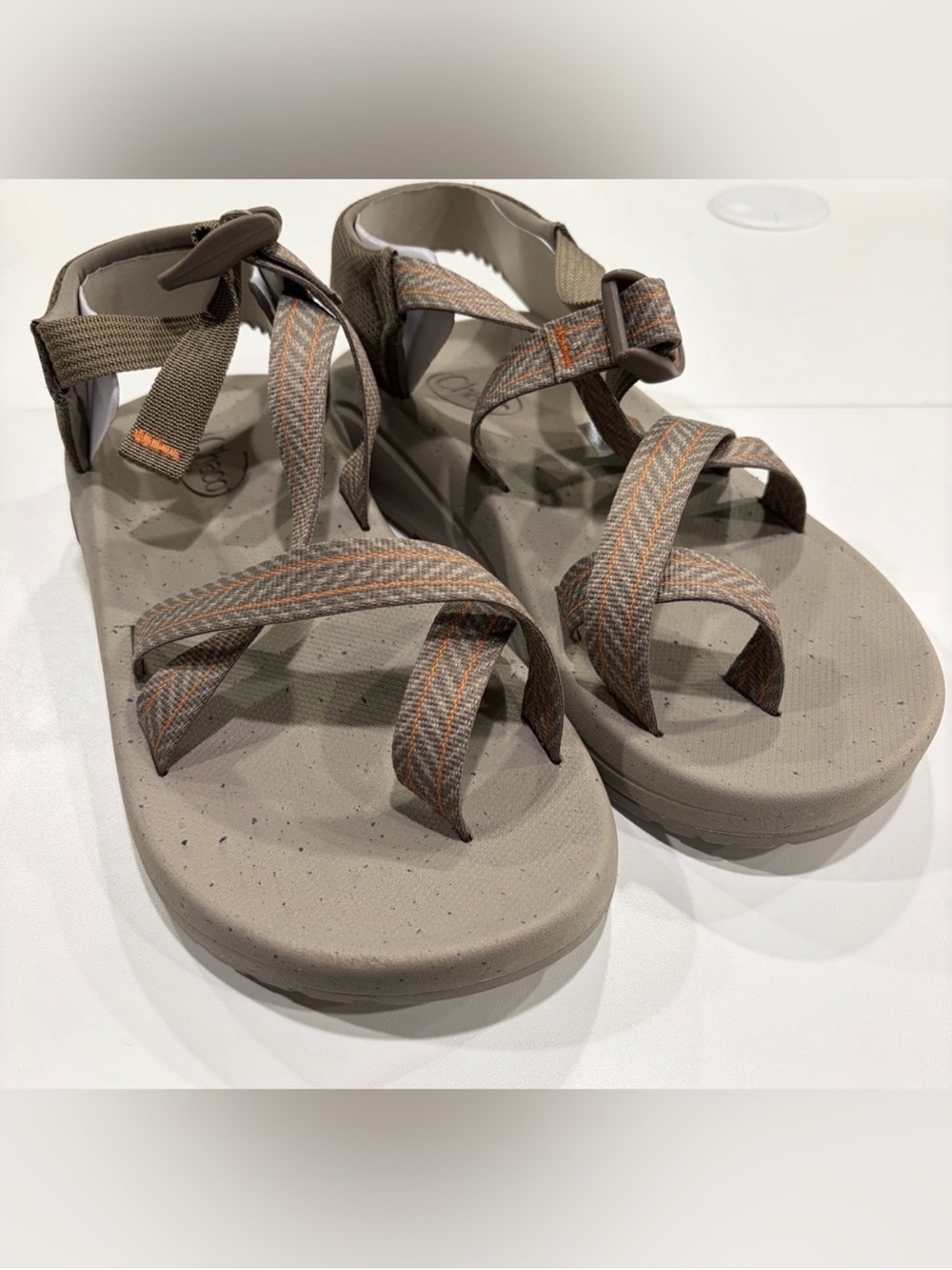 Chaco Men’s Size 12 CushZ Toe-Loop Sport Sandals Water Shoes Tan Pattern NWT